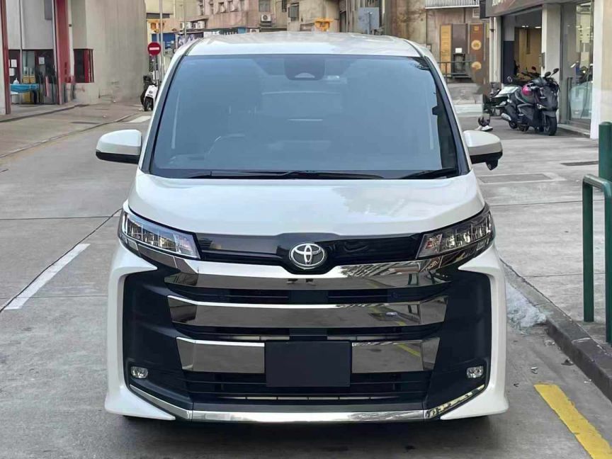 Toyota豐田 NOAH
