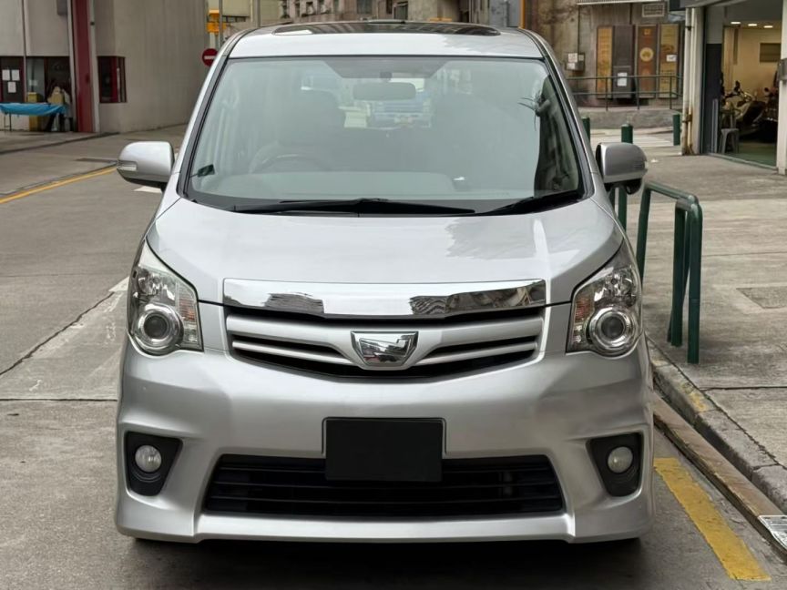 Toyota豐田 NOAH